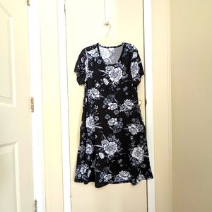 NWOT LuLaRoe Jessie Dress